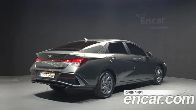 Hyundai Avante CN7 — Фото автомобиля 2