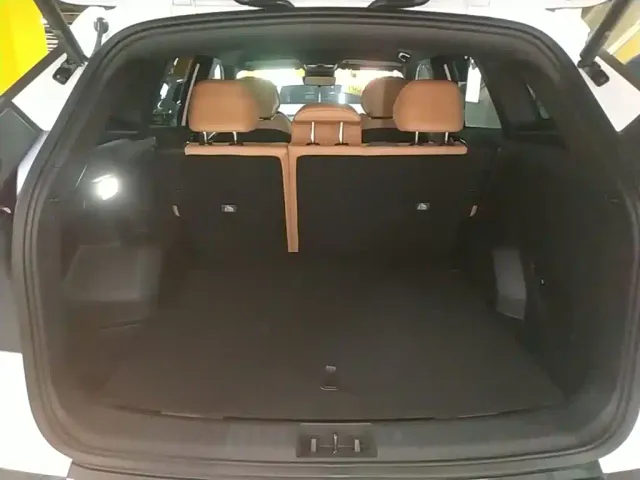 Geely Boyue L — Фото автомобиля 18