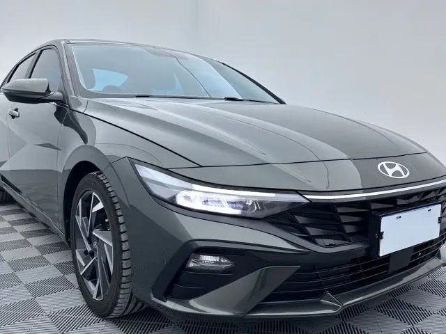 Hyundai Elantra — Фото автомобиля 7