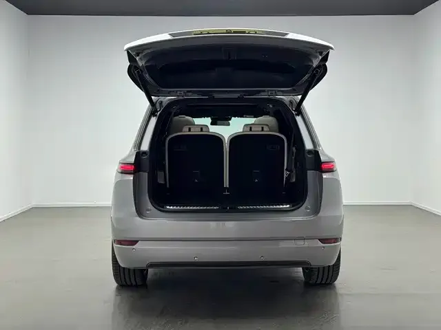 Li Auto L9 — Фото автомобиля 11