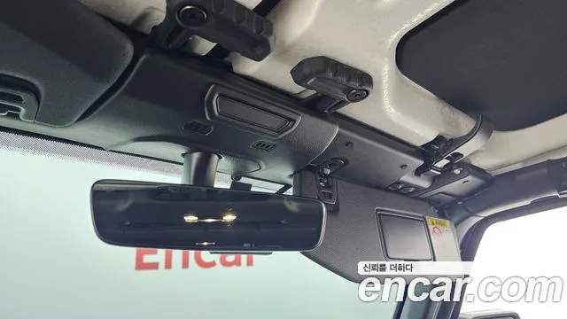 Jeep Wrangler — Фото автомобиля 30
