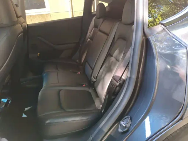 Tesla Model Y — Фото автомобиля 16