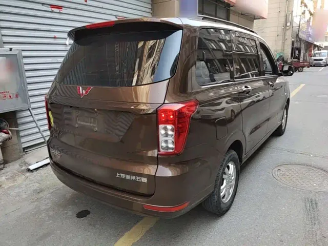 Wuling Hongguang — Фото автомобиля 6