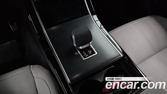 Land Rover Range Rover Velar Range Rover Velar 2.0 P250 Dynamic SE — Фото автомобиля 9