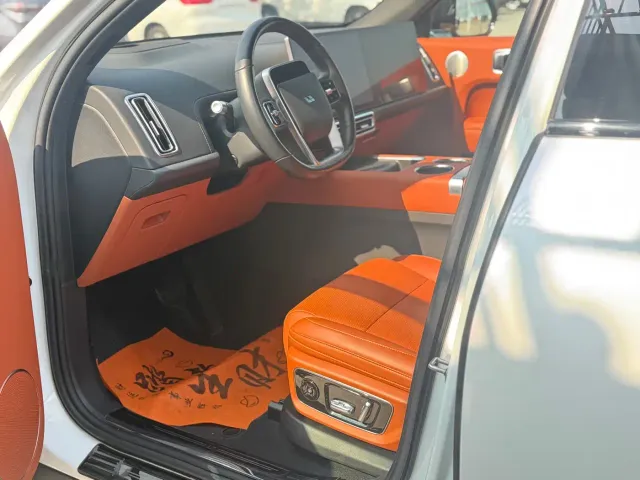 Li Auto L7 — Фото автомобиля 4