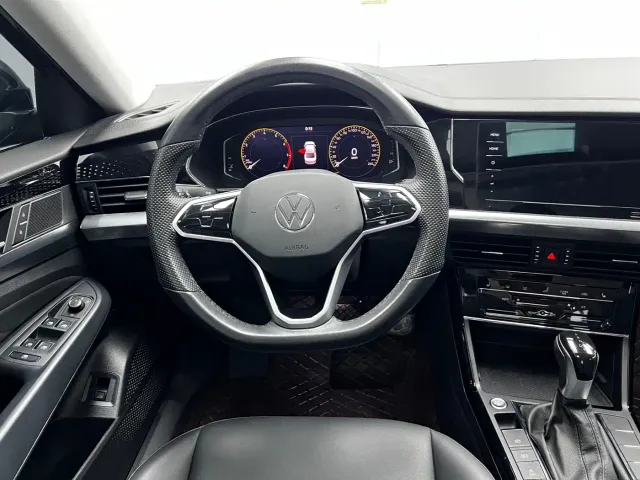 Volkswagen Passat — Фото автомобиля 10