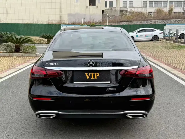 Mercedes-Benz E-Class — Фото автомобиля 10