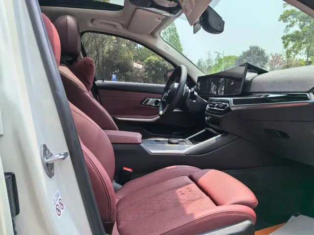BMW 3 Series — Фото автомобиля 11