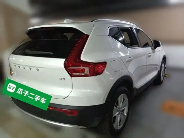 Volvo XC40 — Фото автомобиля 6