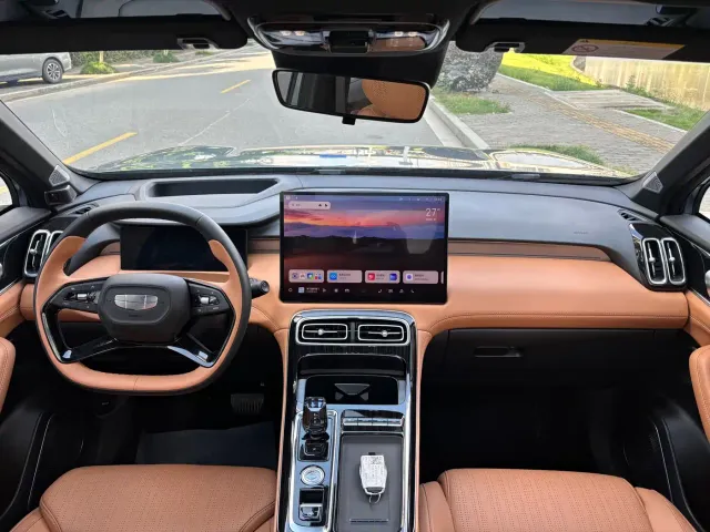Geely Boyue L — Фото автомобиля 12