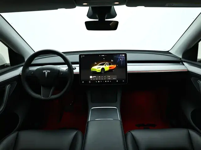 Tesla Model Y — Фото автомобиля 15