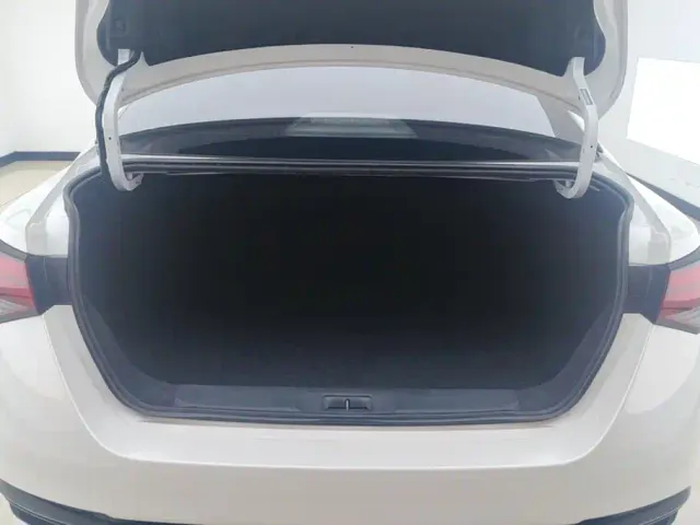 Nissan Sylphy — Фото автомобиля 4