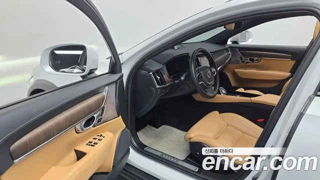 Volvo V90 — Фото автомобиля 15