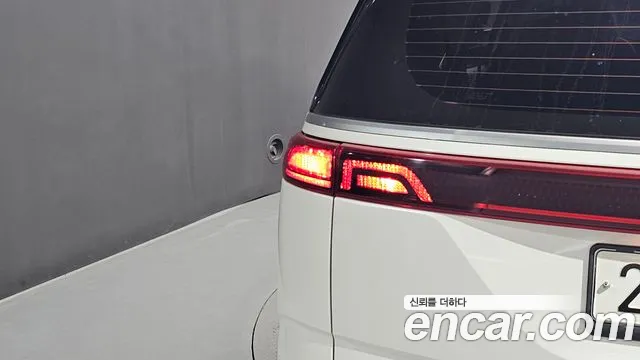 Kia Carnival Generation 4 — Фото автомобиля 8
