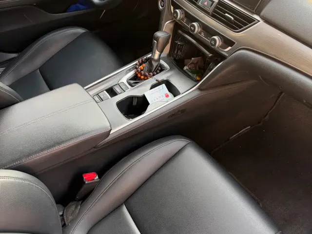 Honda Accord — Фото автомобиля 8