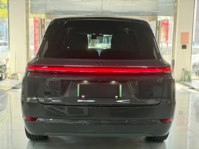 Li Auto L9 — Фото автомобиля 4