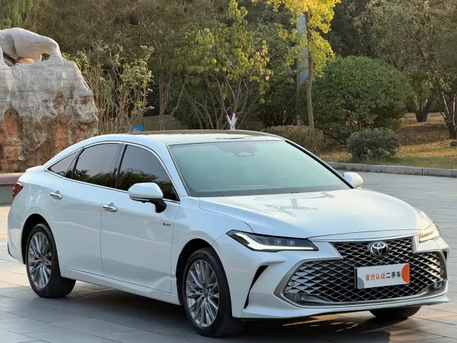 Toyota Avalon — Фото автомобиля 3
