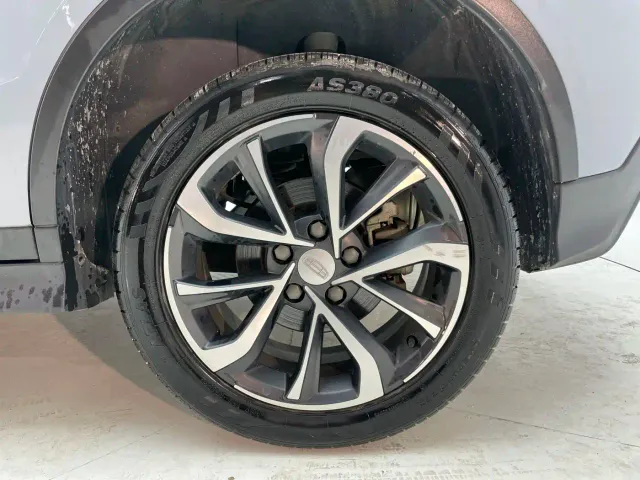Geely Emgrand S — Фото автомобиля 30