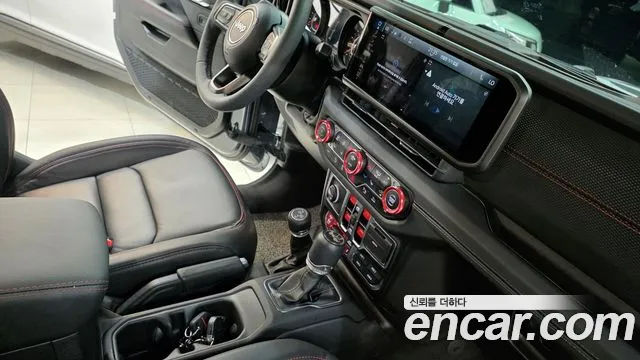 Jeep Wrangler JL — Фото автомобиля 12