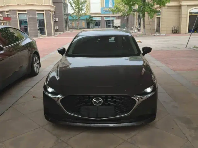 Mazda Axela — Фото автомобиля 2
