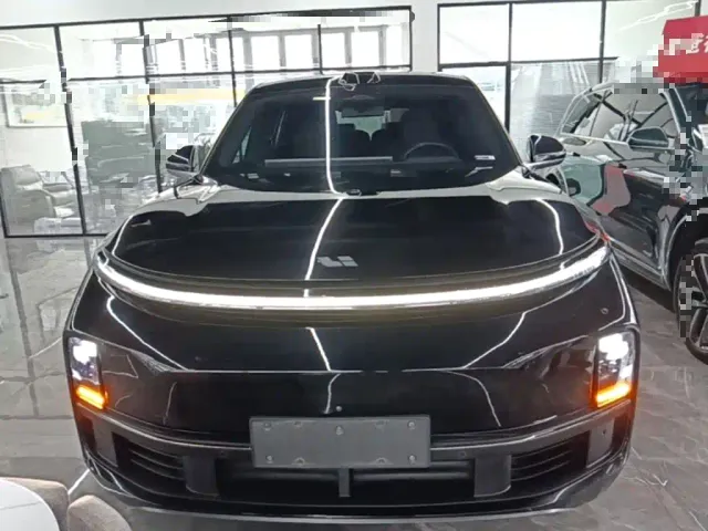Li Auto L9 — Фото автомобиля 2