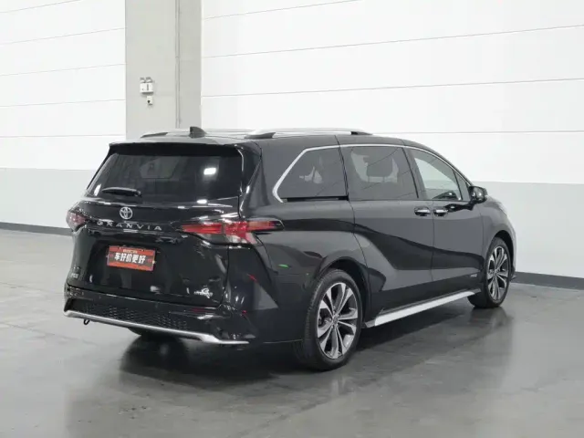 Toyota Granvia — Фото автомобиля 2