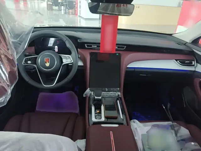 Hongqi H5 — Фото автомобиля 13