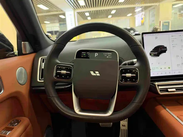 Li Auto L7 — Фото автомобиля 15