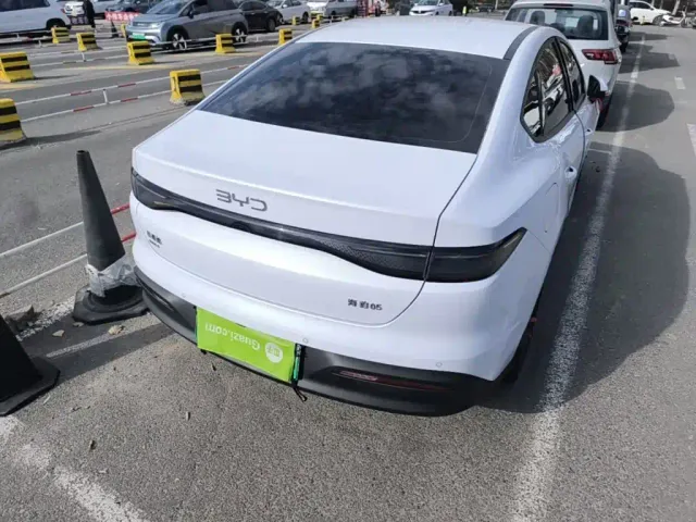 BYD Seal 05 DM-i — Фото автомобиля 6