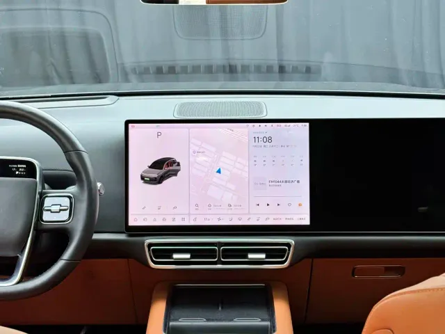 Li Auto L8 — Фото автомобиля 17