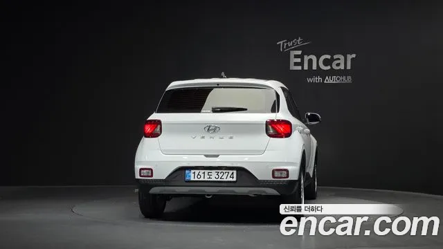 Hyundai Venue — Фото автомобиля 4