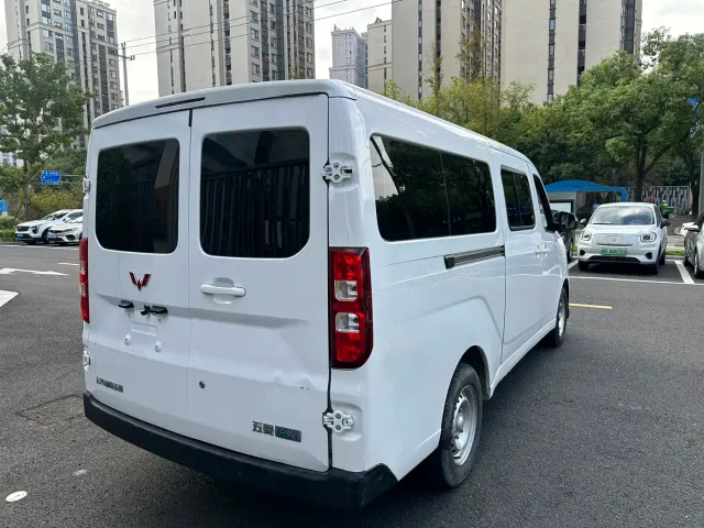 Wuling Motors Wuling Yangguang 2024 300km Comfort Passenger Version 60kW — Фото автомобиля 12