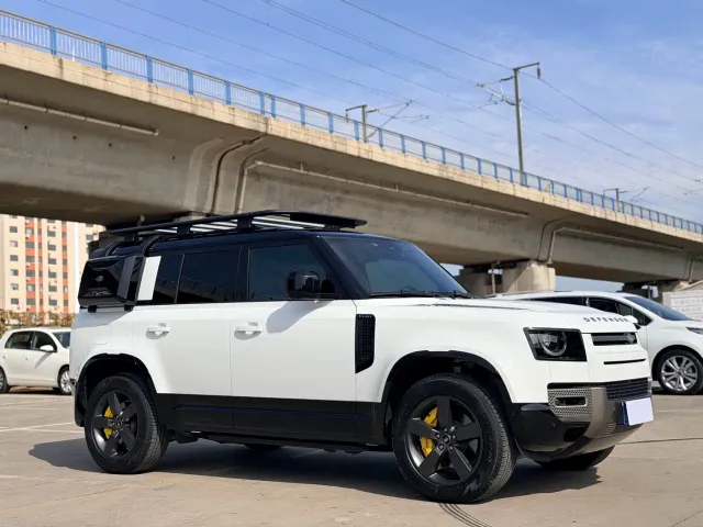 Land Rover Defender — Фото автомобиля 3
