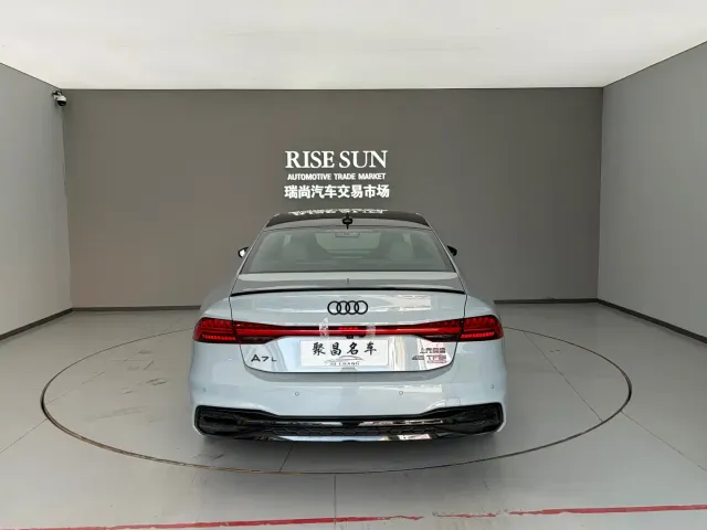 Audi A7L — Фото автомобиля 14