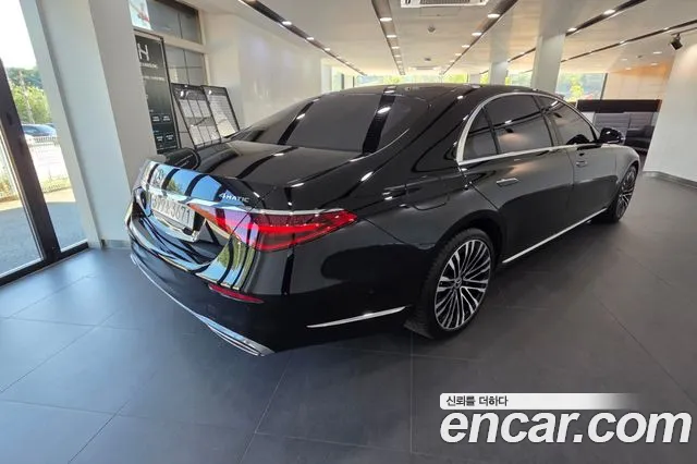 Mercedes-Benz S-Class — Фото автомобиля 2