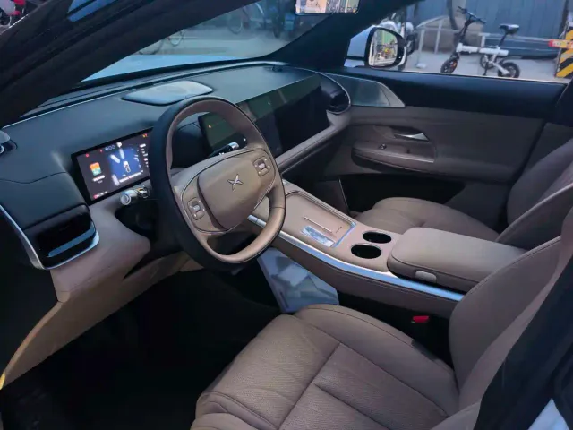 Xpeng G9 — Фото автомобиля 5