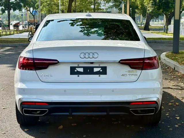 Audi A4L — Фото автомобиля 6