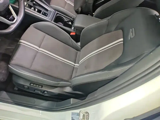 Volkswagen Golf — Фото автомобиля 14