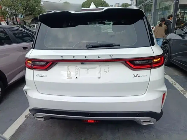 Geely Vision X6 — Фото автомобиля 5