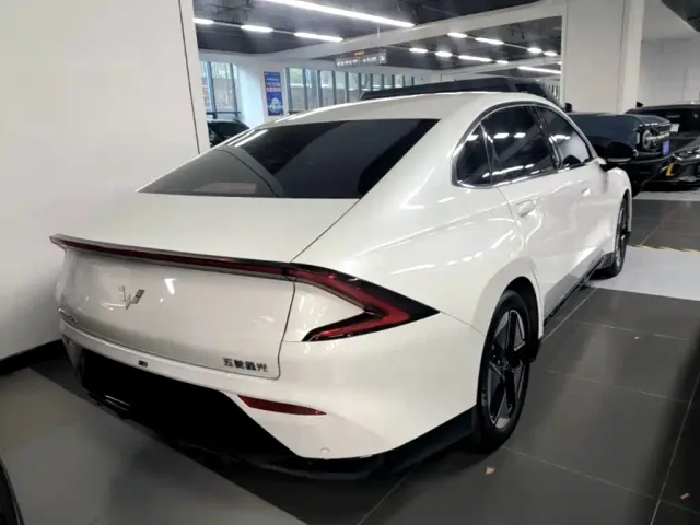 Wuling Starlight — Фото автомобиля 6