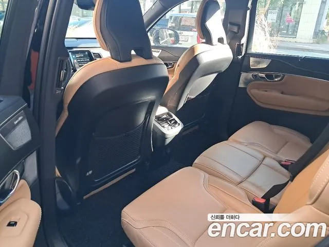 Volvo XC90 — Фото автомобиля 13
