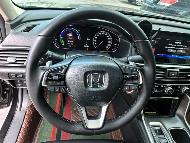 Honda Accord — Фото автомобиля 12