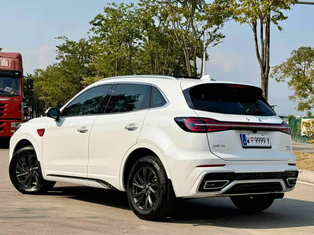 Hongqi HS5 — Фото автомобиля 10