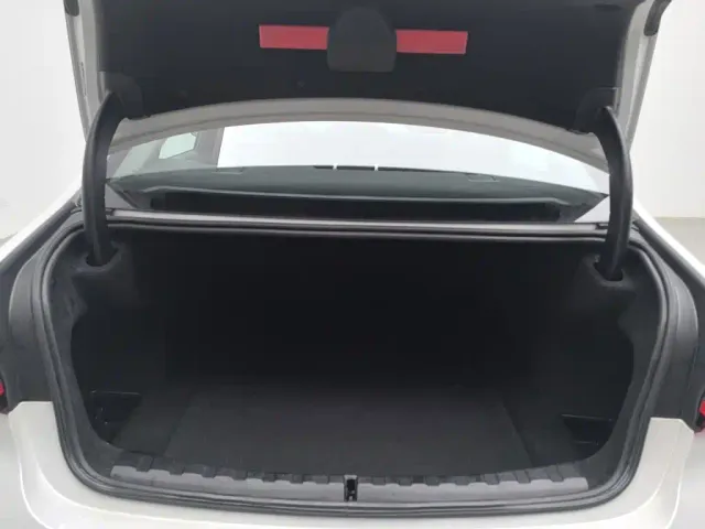 BMW 3 Series — Фото автомобиля 16