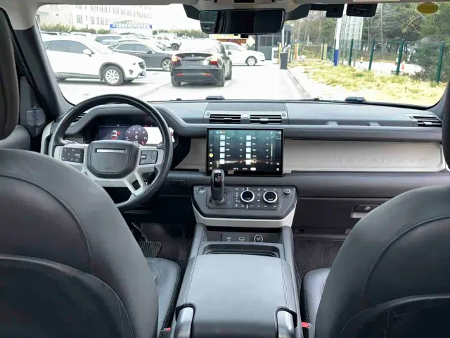 Land Rover Defender — Фото автомобиля 5
