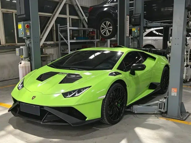 Фотография автомобиля — Lamborghini Huracan