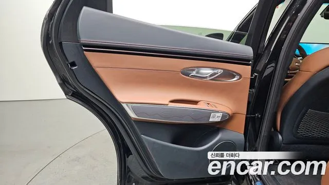 Genesis GV70 2.5T Бензин AWD — Фото автомобиля 25