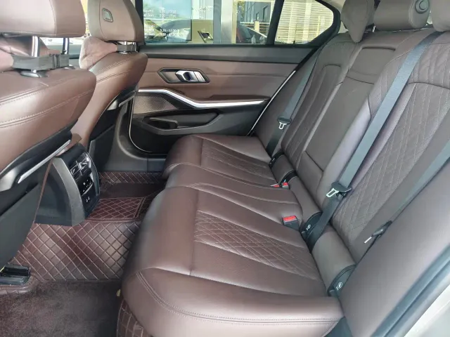 BMW 3 Series — Фото автомобиля 9