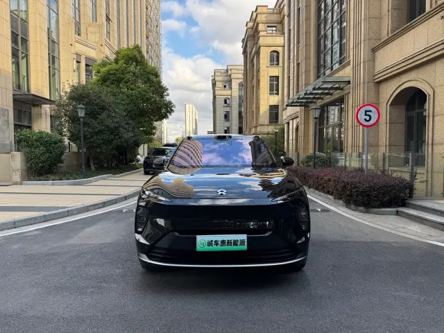 Nio ES8 — Фото автомобиля 2