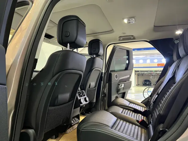 Land Rover Discovery — Фото автомобиля 5